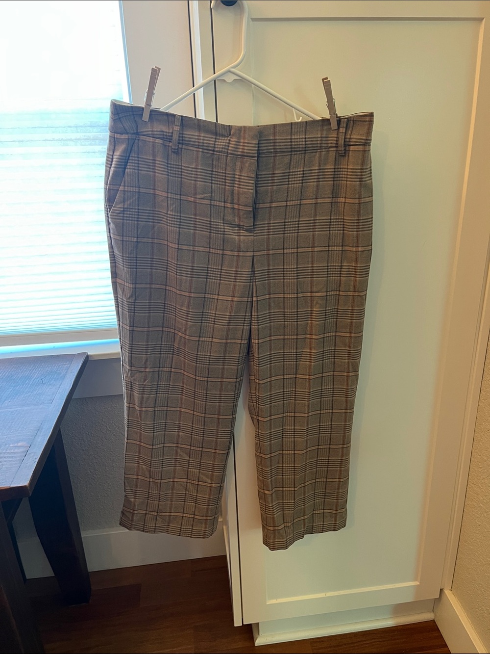 Women’s Cropped Brown Plaid Dress Pants